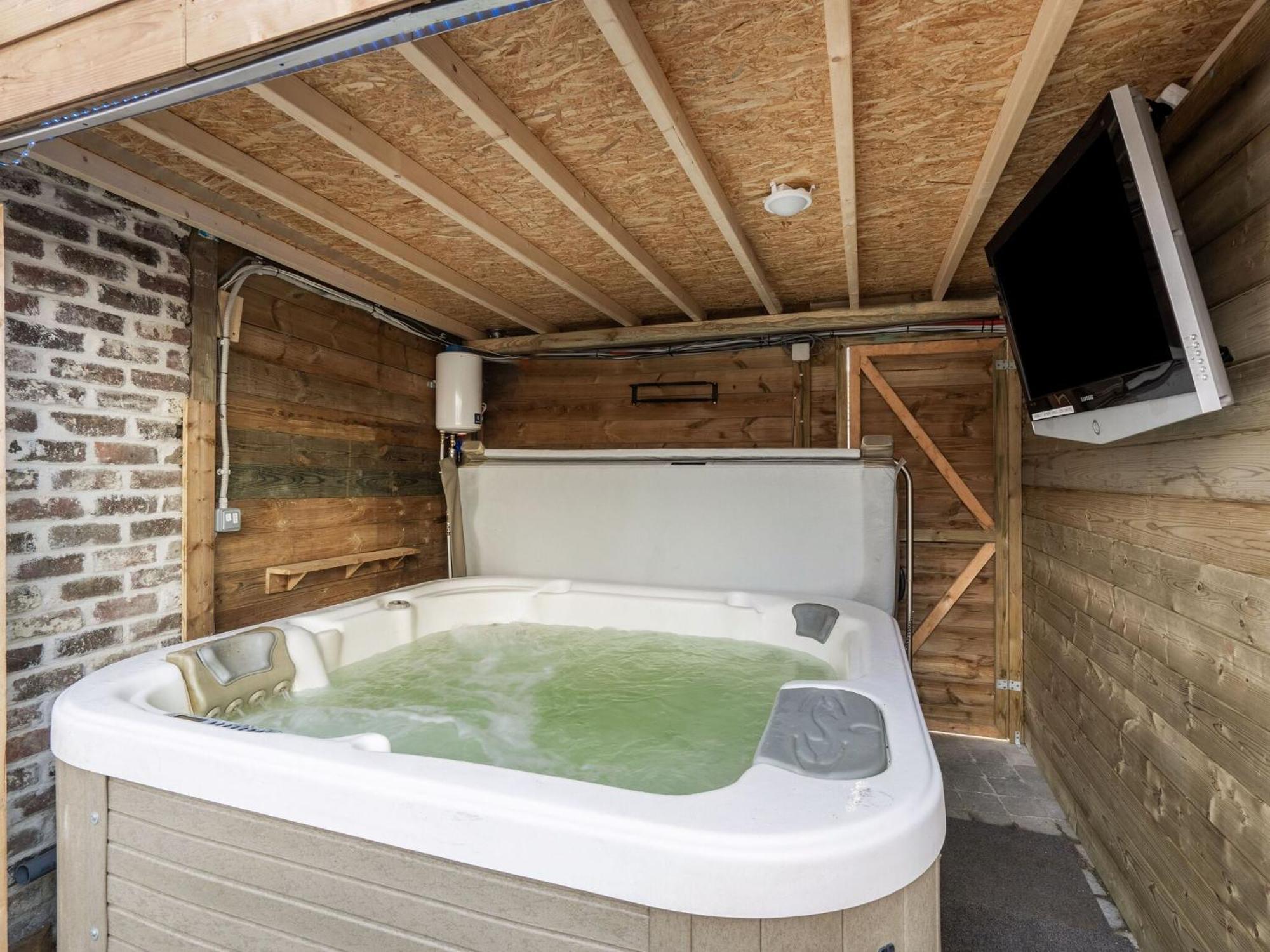 Tasteful Holiday Home In Loppem With Jacuzzi Ngoại thất bức ảnh